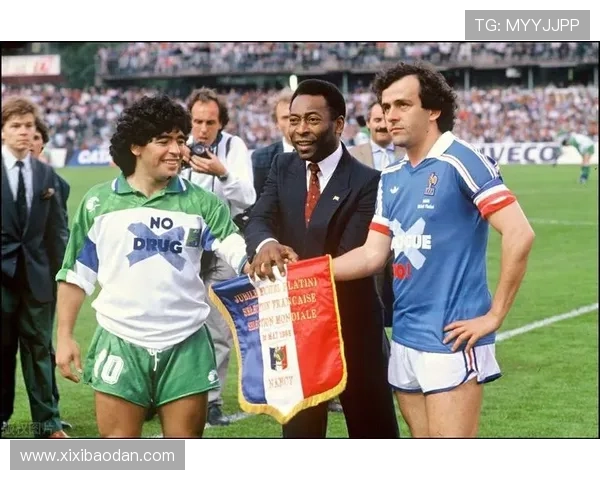 足球百位传奇巨星风采录纵览世界足坛辉煌瞬间